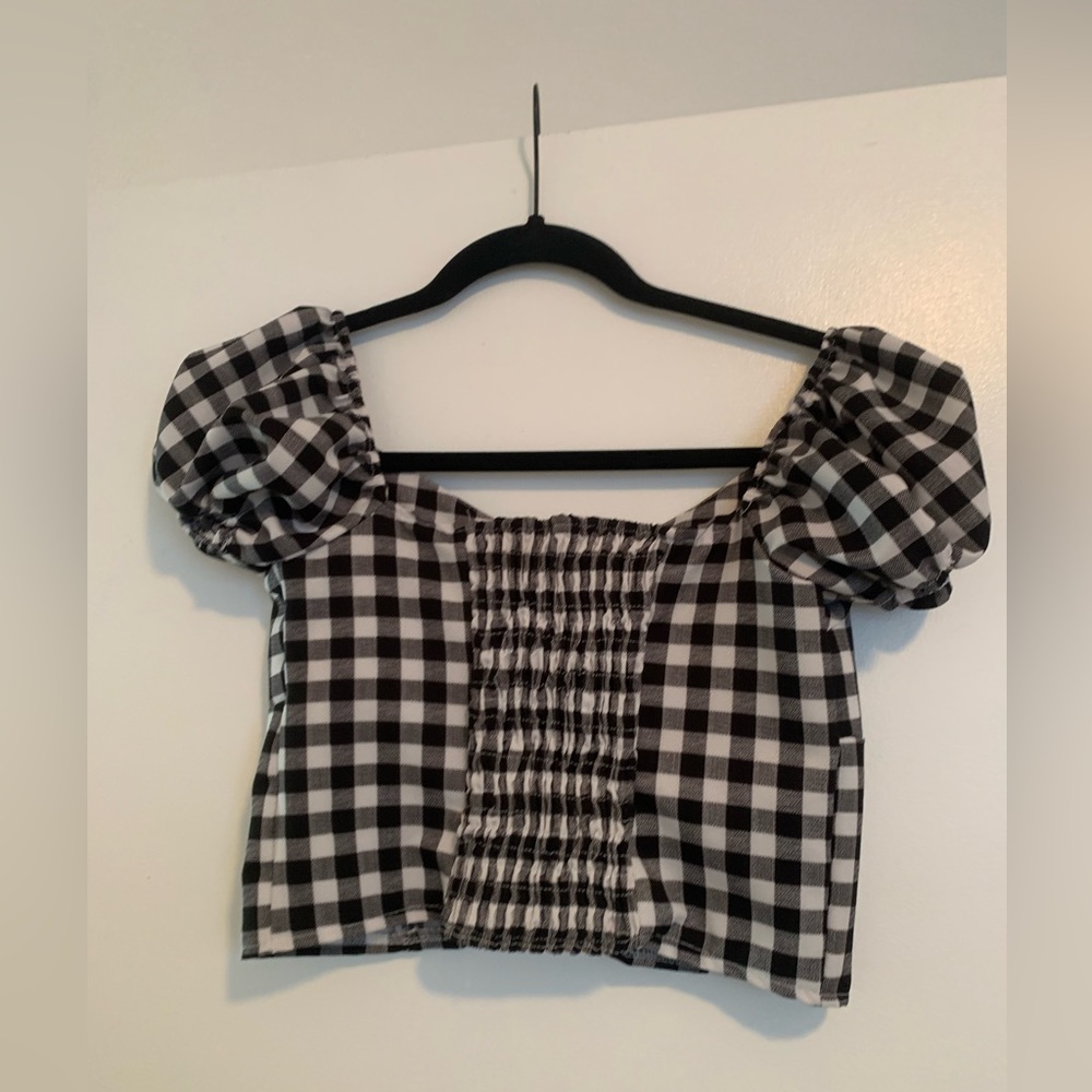 Black & White Gingham Puff Sleeve Crop Top - Picture 3 of 4